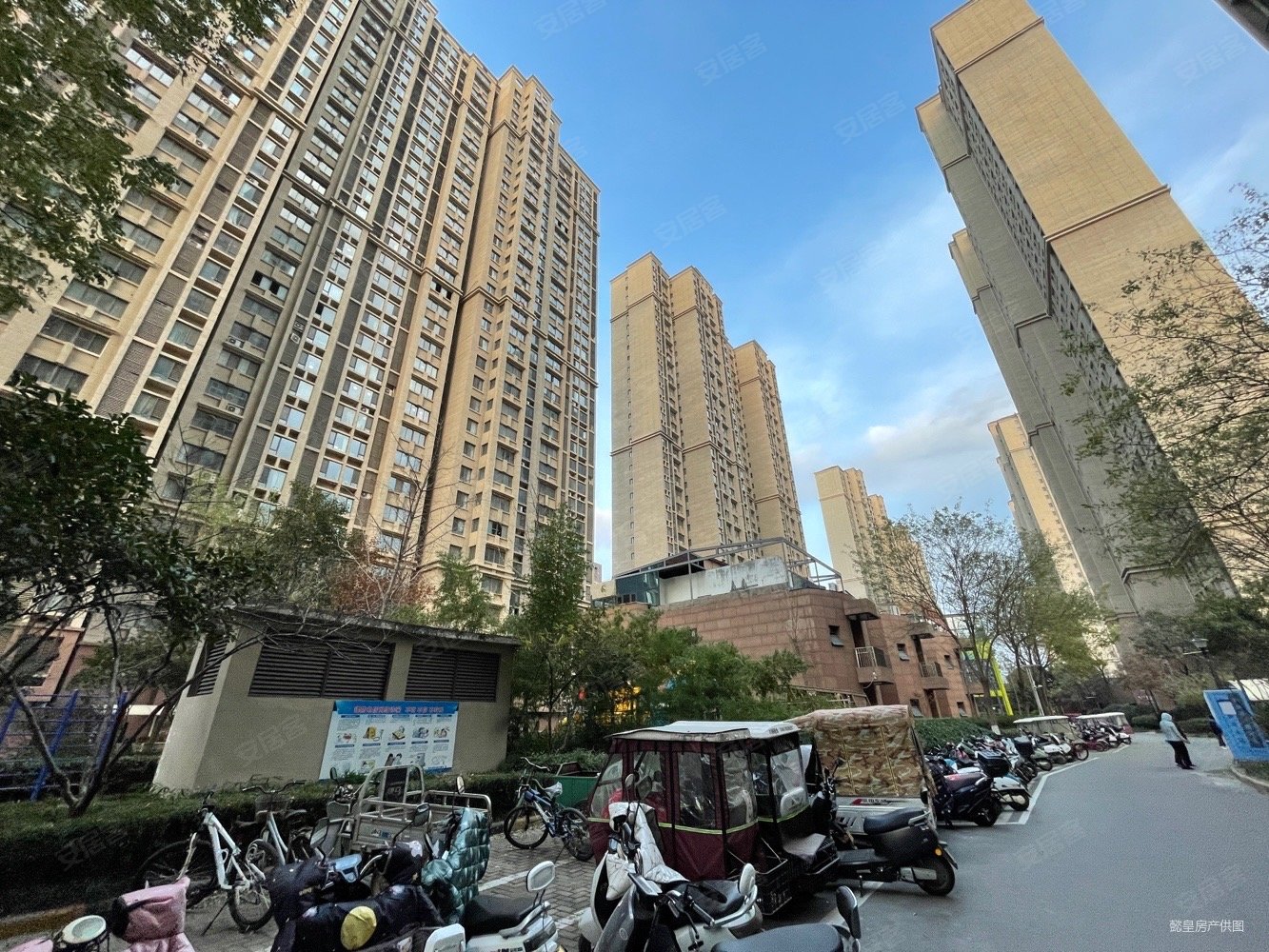 宝龙城市广场(二期)3室2厅2卫134㎡南北136万