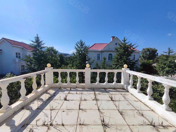 北京延庆八达岭阳光假日别墅八达岭山庄独栋别墅千平花园放飞自我养花