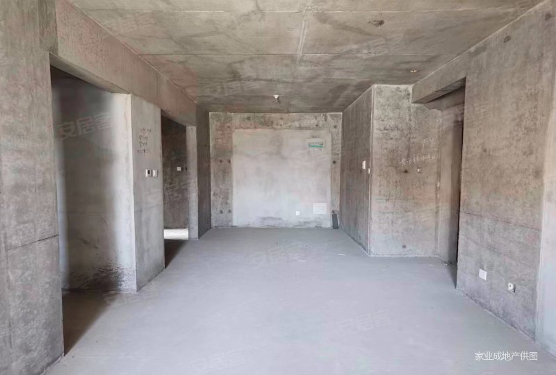 地铁口需全款浩华北郡115平三室两卫急售