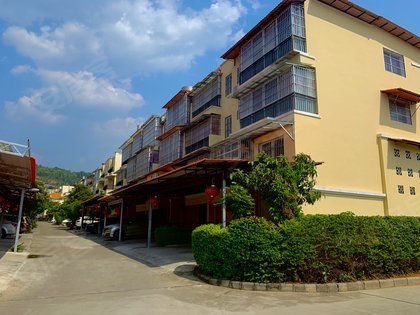 学府时代 芒市-丰华路-营水路13号