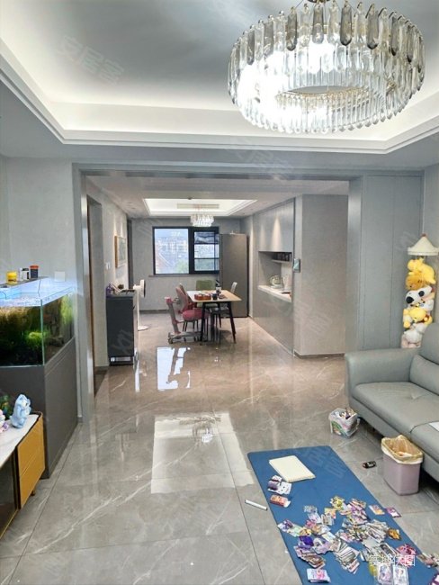 苕溪边上 大家栖溪三房两卫 自住精装修三十多万 有车位,锦悦栖溪轩