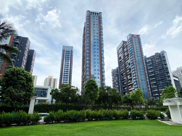 深圳福田香蜜湖天御香山花园天御香山花园 4室2厅2卫 板式结构,车位