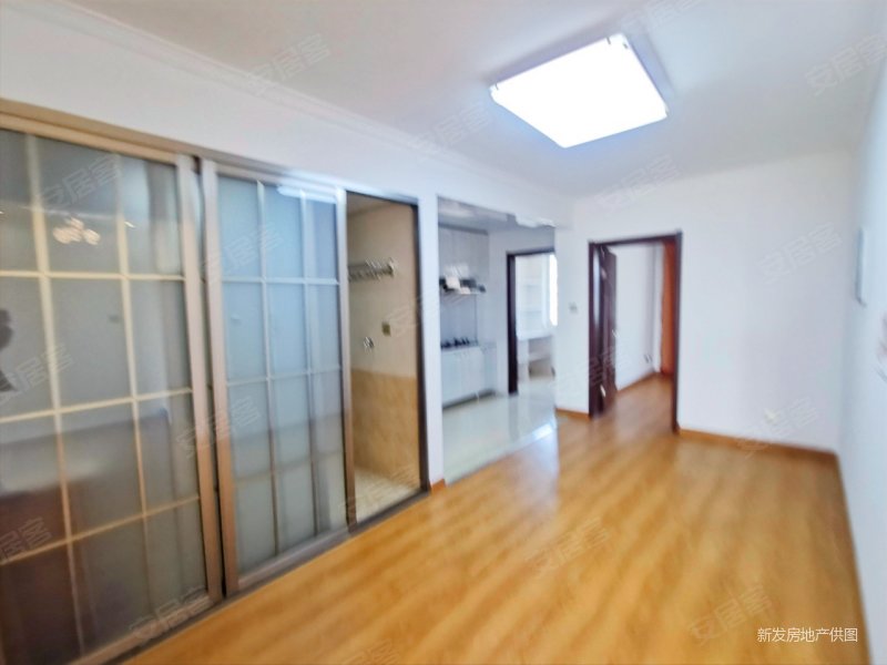 净月潭门口电梯洋房精装两室一天没住随时看房,净月五号公馆二手房