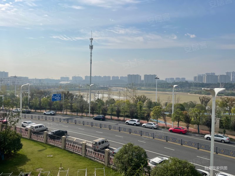 可做到四房 直接在家可看欣悦湖,悦风华二手房,156