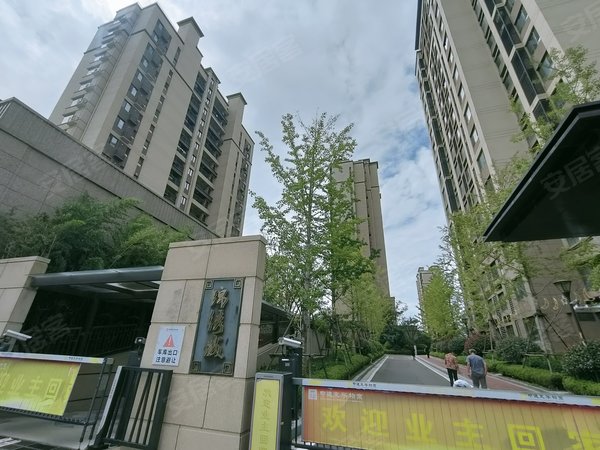 青岛黄岛隐珠中建锦绣城五期和园地铁口锦绣城和园 套二精装家具家电