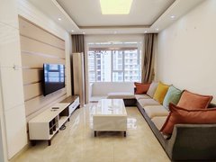 日照东港老城区中医院附近,出租!干净,850元,两室两厅,拎包入住!出租房源真实图片