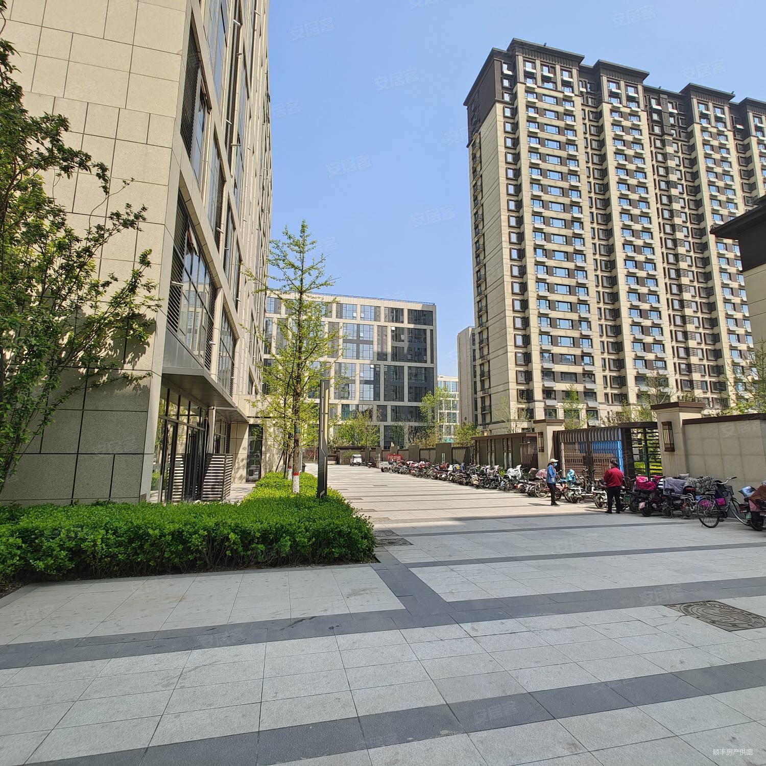 上善颐园芷菱苑商住楼