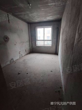 新出欧洲城3期 毛坯3室 飞机户型 小区超便宜 有证急出 值