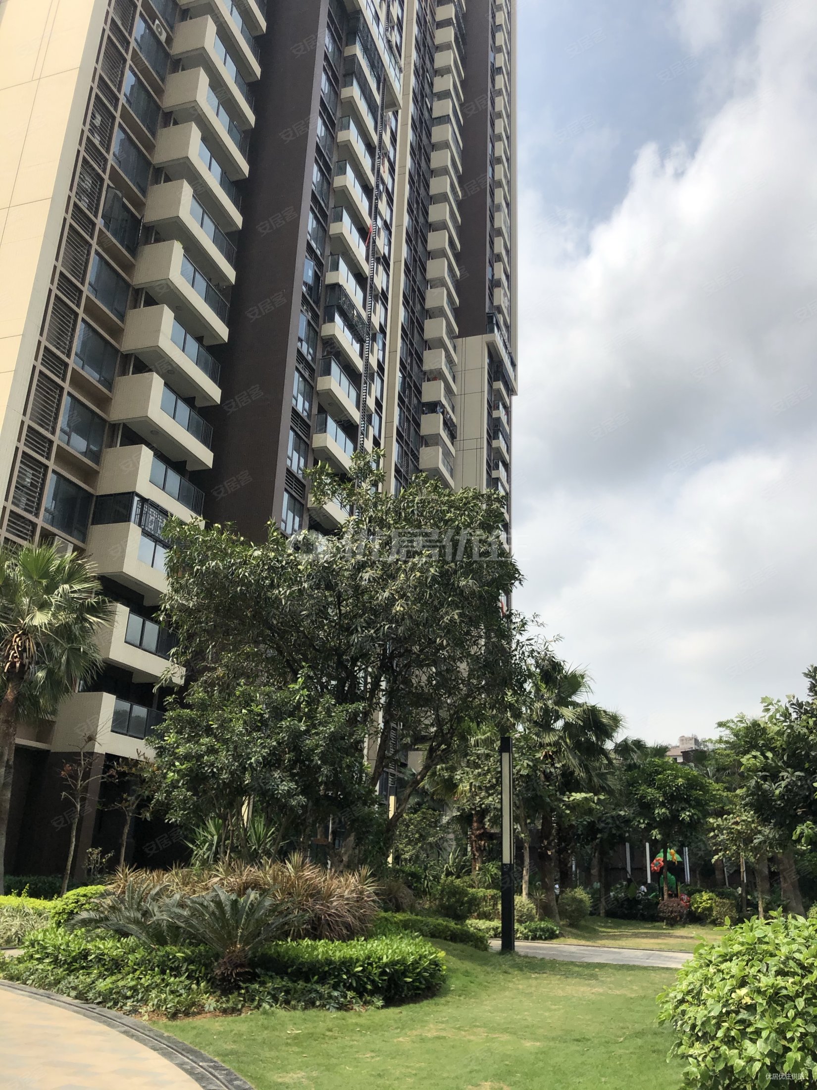 宏宇天御江畔 精装修 满二 住房 3室2厅 楼层好 视野无