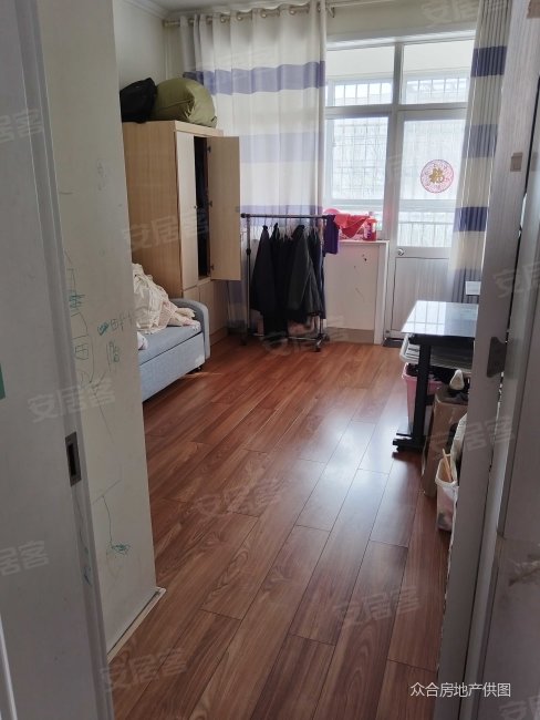 科技学院专家公寓兴安路3室2厅1卫1297平方米