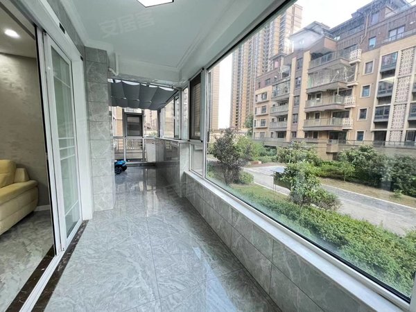 无锡滨湖滨湖融创逸墅(溪岸景园一区17-40)溪岸景园洋房大四房出租,三