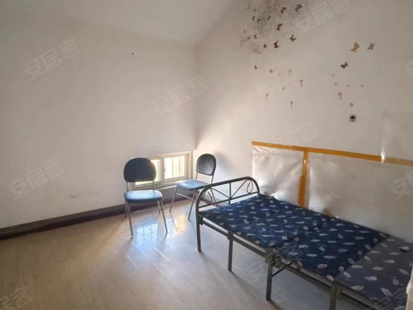 临近地铁口环湾路城阳五中城阳一中润禾康复医院流亭小学高家台