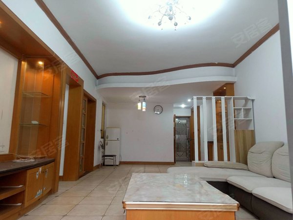 广州花都旧区金城广场金城广场 3室2厅2卫 精装修 101平 电梯房出租