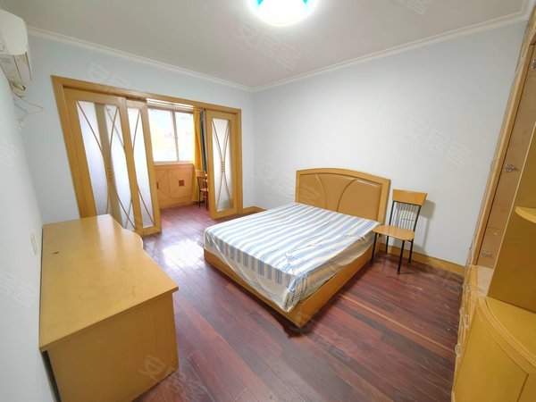 杭州上城近江天福花园天福花园老式精装,主要是面积大,哪哪都大,适合