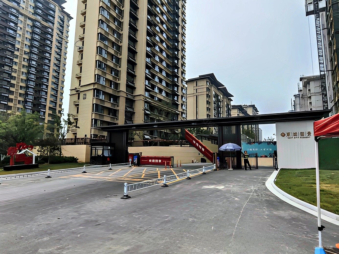 东城俪景3室2厅2卫110.16㎡南北90万