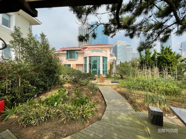 天林花园(别墅)6室3厅4卫327.15㎡南北6200万