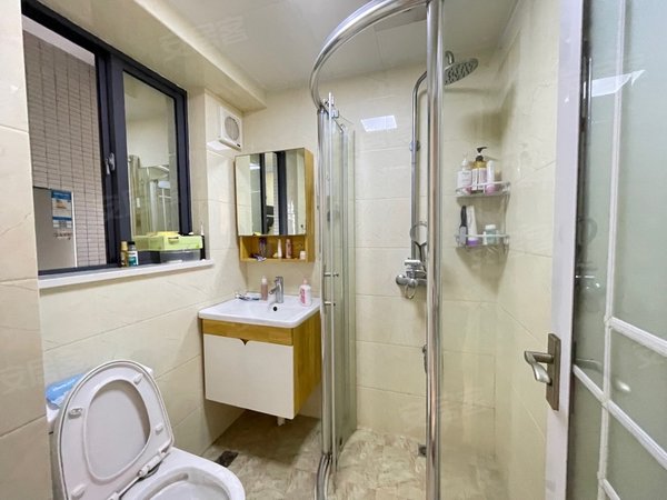 泉州丰泽宝洲路沉洲花园 万达 白宫旁 精装修两房 民用水电 停车方便