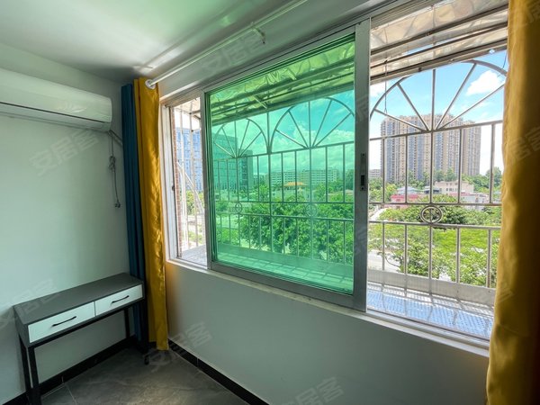深圳南山大学城丽岛花园靠近地铁200米 精装一房一带大阳台 采光通风