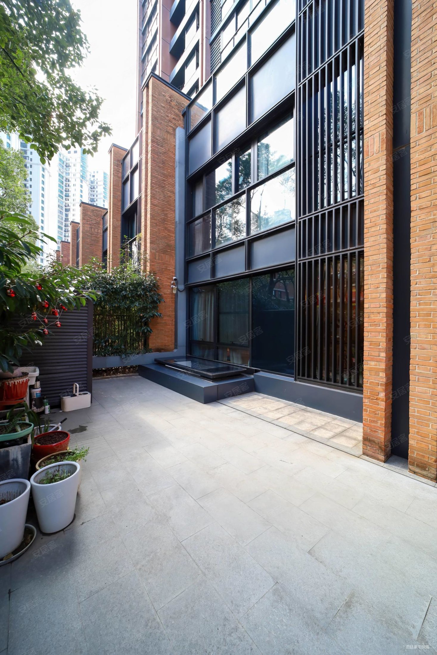 满五 ,华侨城苏河湾(别墅)二手房,9700万,5室3厅,5卫,639平米-上海