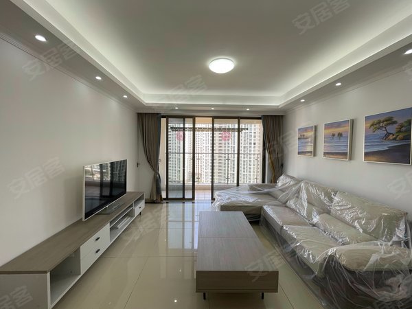 坪山外国语嘉邻居中心旁,亚迪三村三居室豪华装修三面采光出租房源