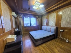 张家港凤凰凤凰中心凤凰街上，金龙小区，三房出租，停车还免费出租房源真实图片