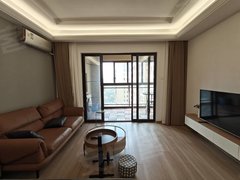 桂林七星玉满大酒楼急租！接看万达！万达华府！精装修一房！家具齐全！拎包入住！出租房源真实图片