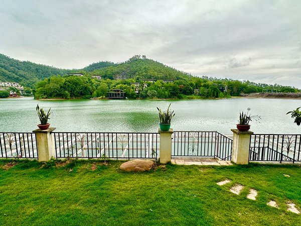 广州花都山前大道合景天湖峰境(别墅)天湖峰景一线湖景 网红大伽总裁