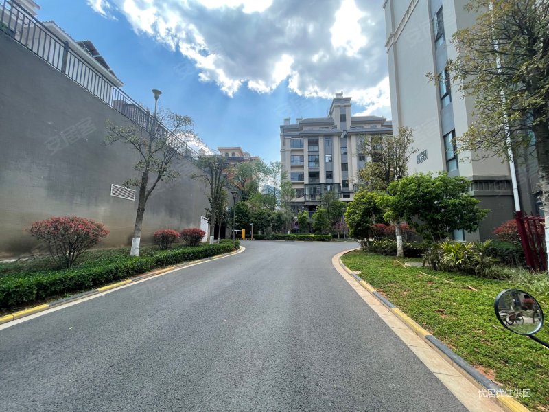 万辉星城蓝山郡