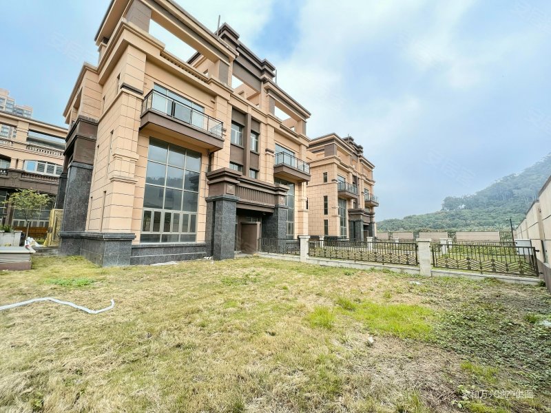 深圳后花园黄江霖峰壹山境别墅一手现楼