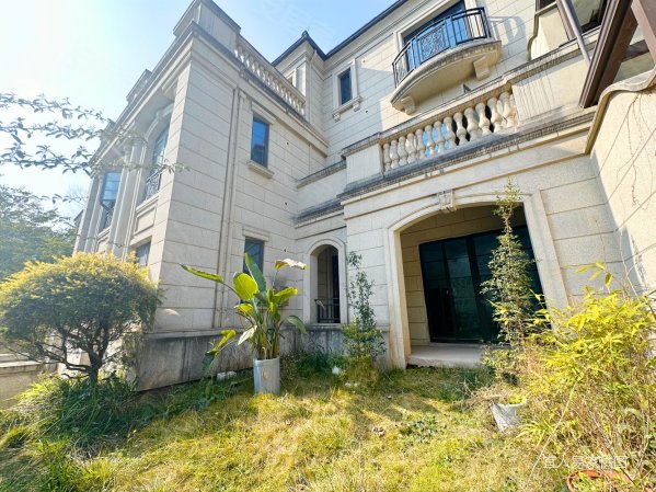 翡翠湾别墅群 带私家花园 使用面积近400平米,碧桂园翡翠湾二手房