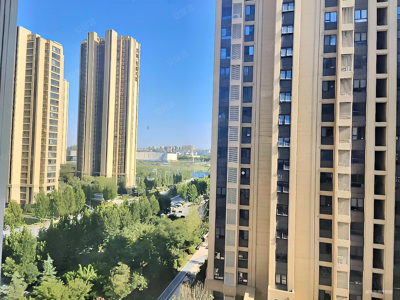 龙湖昱城一期套三双卫小高层看房放便