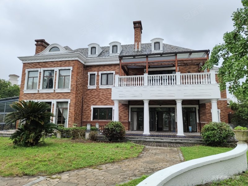 世茂佘山庄园一期