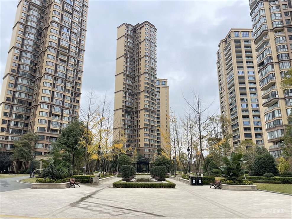 成都房产网>成都二手房>温江二手房>万春镇二手房>鹭湖宫15区>