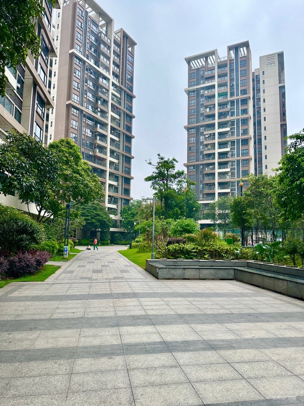 小榄逸丰华庭 总需10个w 买花中旁南向3房2卫