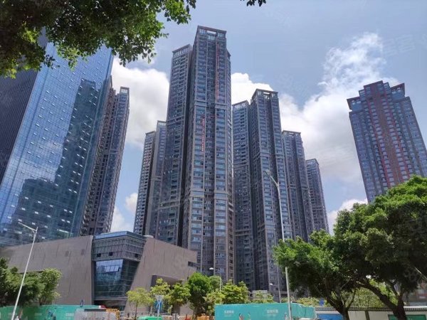 深圳宝安宝安中心区新锦安海纳公馆新安地铁口次新房,看房方便,业主按