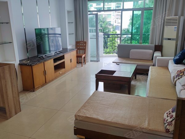 南宁青秀五象广场逸景园逸景园 3室2厅2卫  电梯房 精装修123平米出租