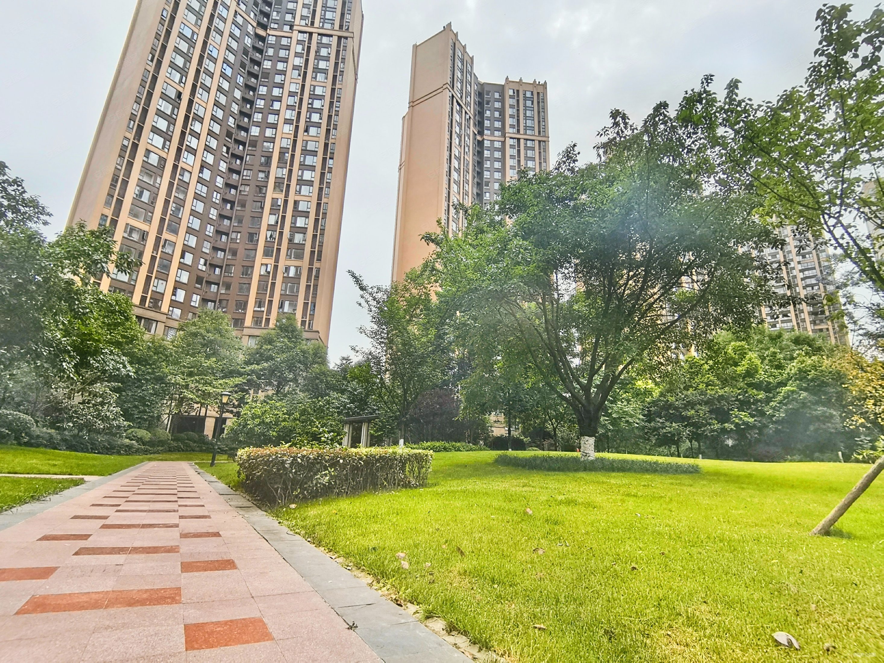 锦蓉佳苑4室2厅2卫135.29㎡南北300万