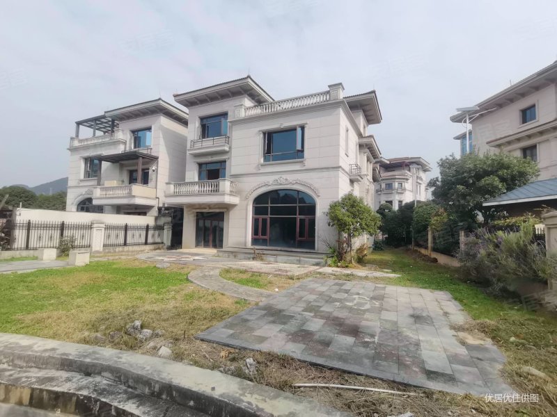 碧桂园四层毛坯别墅一千多平花园满两年无尾款独门独院,花溪碧桂园