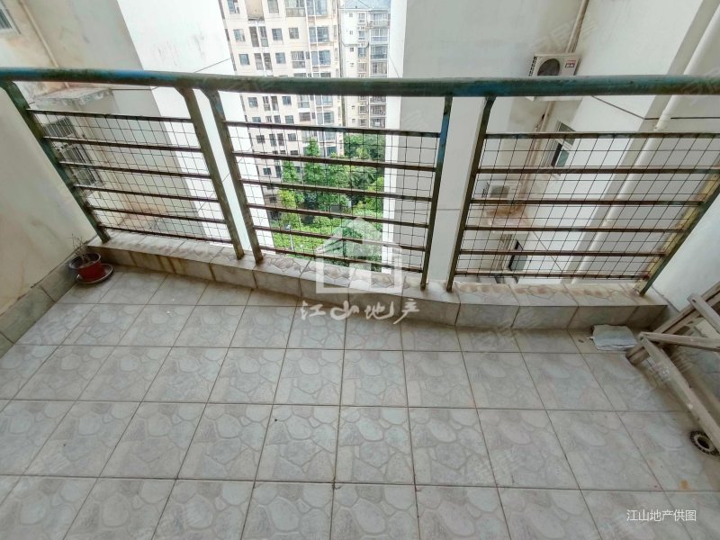 翡翠园一期3房2厅150万