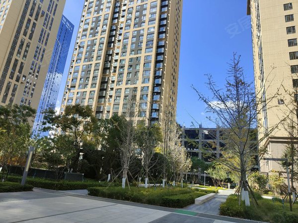 昆明盘龙江东花园俊发城文雅苑首租羊肠村地铁口新交房首租 带家具