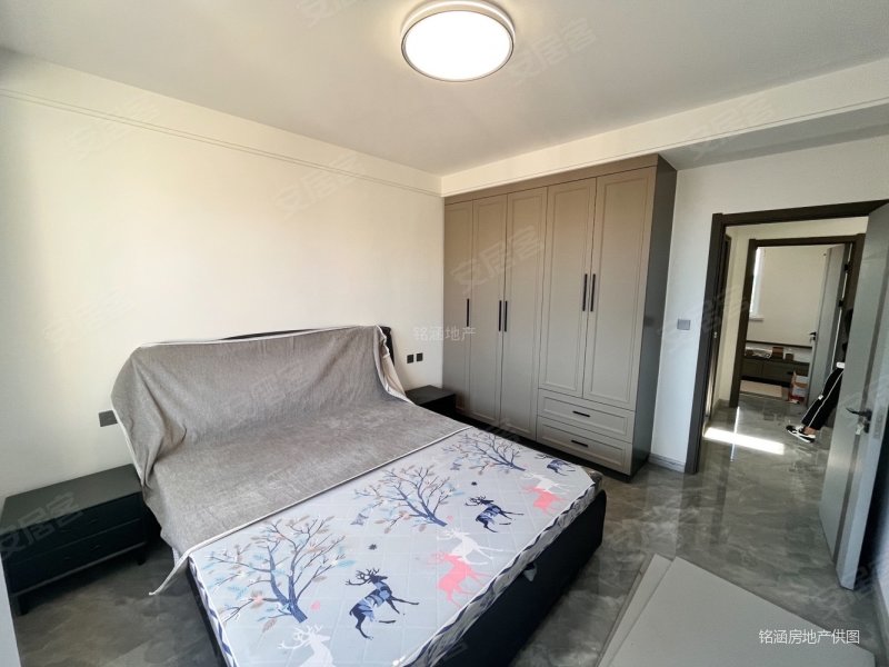 银通中央公园2室1厅1卫106㎡南北65万