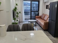 西双版纳景洪曼弄枫可短租，榕林时光三室，小区绿化好，服务设施齐全，生活便利出租房源真实图片