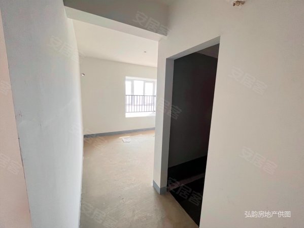 鹦鹉名邸 南北通透 方正双阳台户型 采光好 人车分流环境好