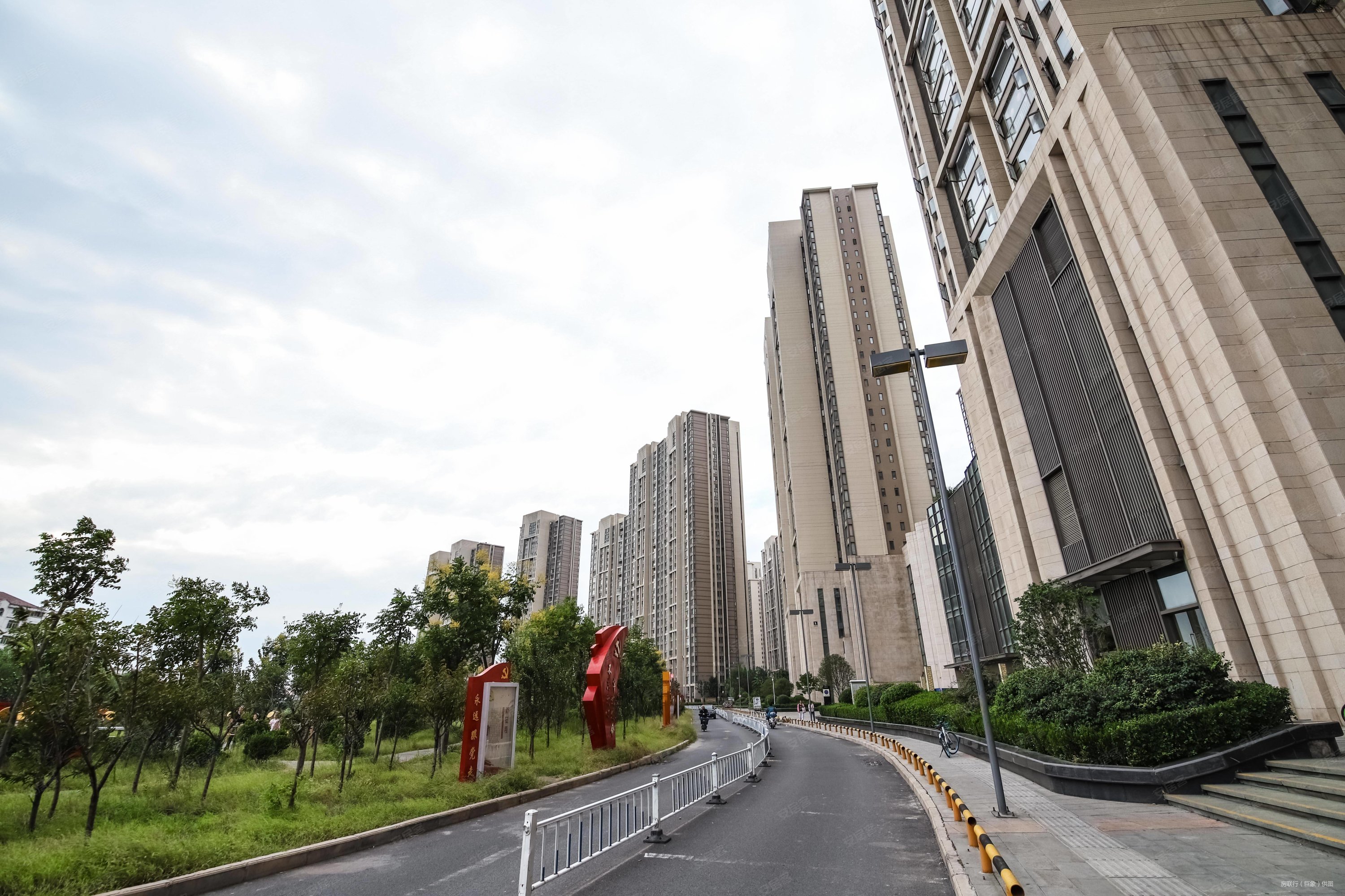 方正明亮,升龙广场(a区)二手房,93万,3室2厅,2卫,118平米-洛阳安居客