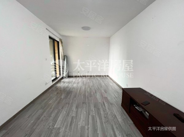 保利叶上海(一期公寓住宅)2室2厅1卫81.85㎡南北320万
