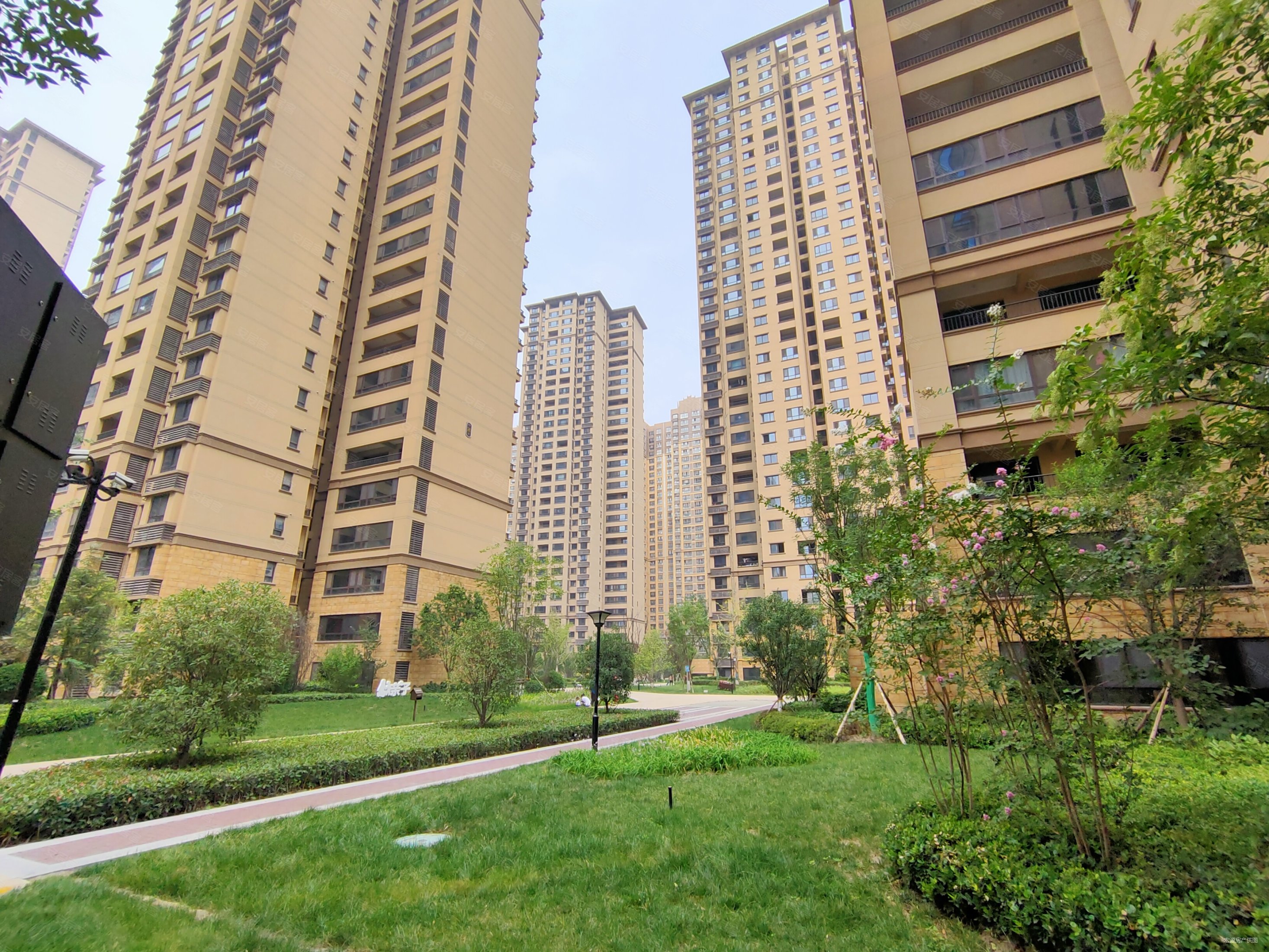 西咸新区 沣西新城 地铁一号线 吾悦广场 纯南三室 带车位,金科世界城