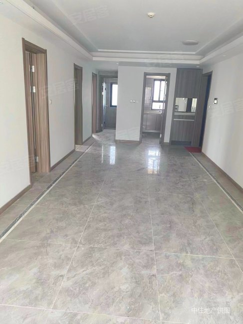 新城香溢华庭3室2厅2卫121.16㎡南北128万