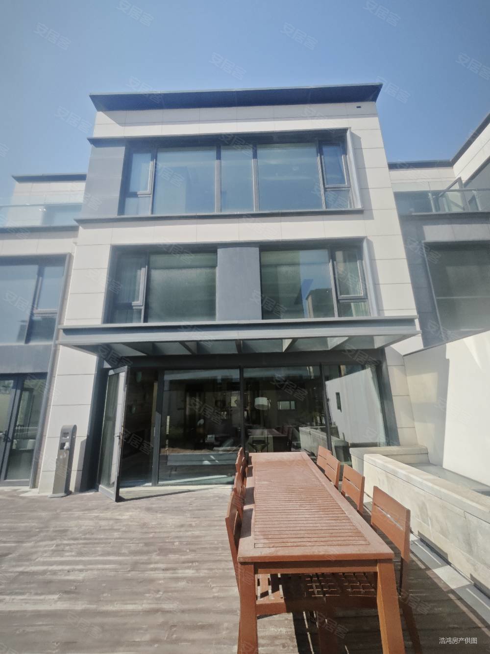 清盘急售 别墅可做五层 超大花园 地下室 总价280,保利红岛湾(北区