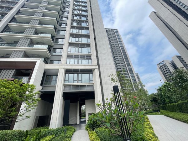 广州番禺石楼中海左岸澜庭中海左岸澜庭 91方 三房租3800 全新未住过