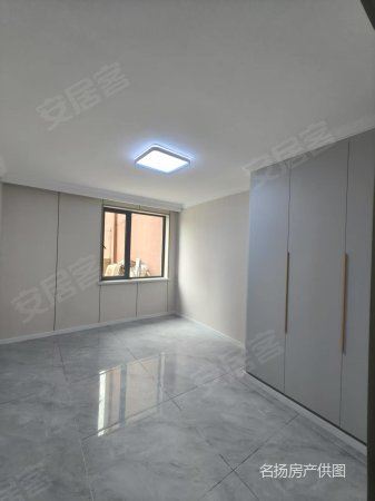 龙凤紫苑3室2厅2卫111㎡南北55.8万